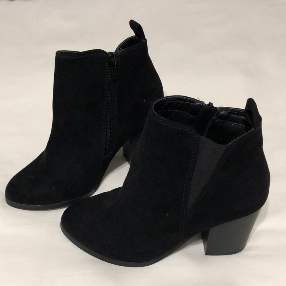 Women Express Suede Block Heel Ankle Winter Chelsea Ankle Boot Black